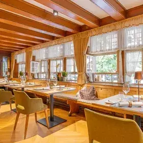 Fr�hst�ck mit Spiegelei und Kaffee im Gasthaus goldener Engel